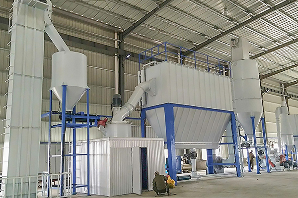 廣西大型石焦油制粉現場_上海科利瑞克